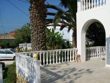 Renesis Studios & Apartments