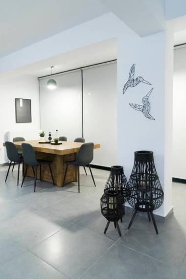 The H Experience - The Blue Lounge with Swimming pool