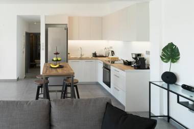 The H Experience - The Blue Lounge with Swimming pool