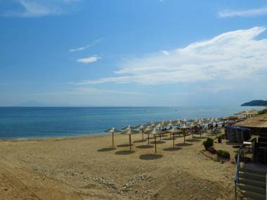 VANA Studios & Apartments