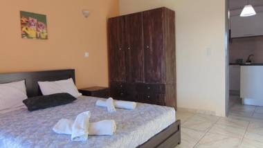 Maria Apartments - Roumanis