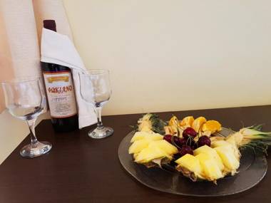 Sonia Hotel & Suites