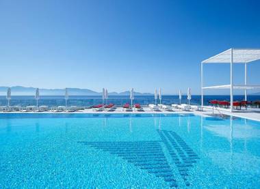 Dimitra Beach Hotel & Suites