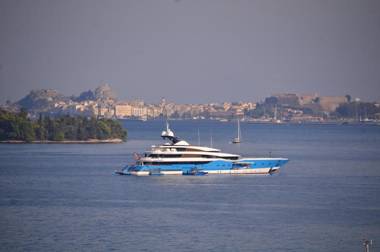 Kommeno Linga Longa Apartments with sea view and beach