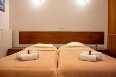 J Studios - Kineta Seaside Retreats