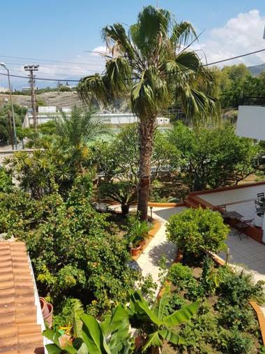 Elia & Tina Apartments