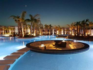 Stella Island Luxury Resort & Spa (Adults Only)