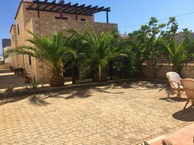 2 bedrooms house at Chersonissos 500 m away from the beach with furnished terrace and wifi