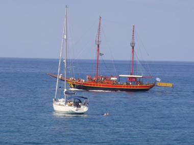 Amazing Beachfront Apartment in Hersonissos