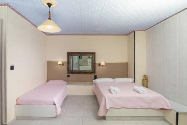 Quadruple Rooms full view in blue