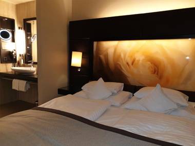 Sun Shine Senior Suite Full View