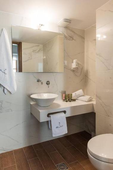 Minaret Suites and Apartments