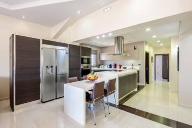 Luxury villa in city center with rooftop swimming pool