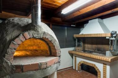 City center apartment with ROOFTOP swimming pool