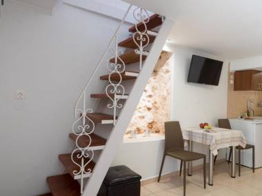 Evans House II One Bedroom Maisonette