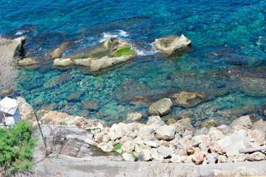 ELPIDA Seafront Paradise apartment in Crete