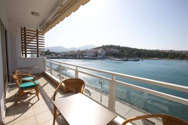 Chalkida Seafront Apartment
