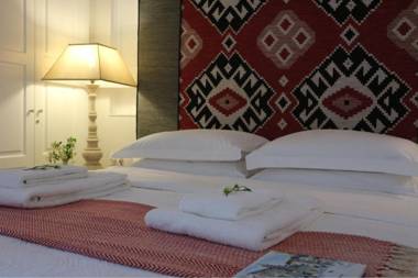 Artizan Liston Suites