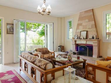 Secluded Holiday Home in Kalavrouza with Mountain ViewsBBQ