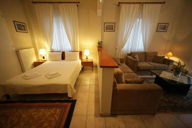Katerina studios rooms-Biker friendly hotel