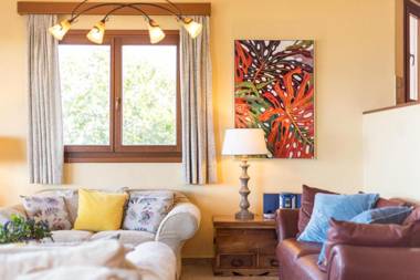 Villa Dendrilia By Rodostamo Hotel