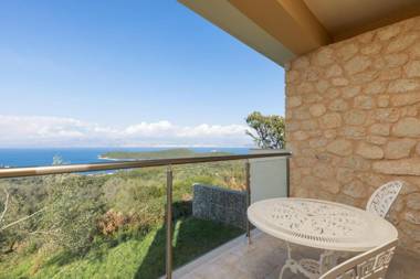 Villa Yellow Stone by Rodostamo Hotel