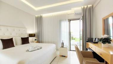 Akrogiali Exclusive Hotel (Adults Only)