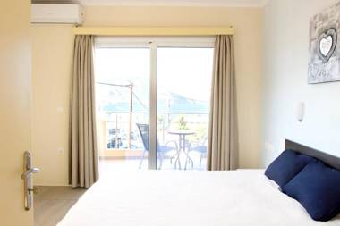One bedroom appartement at Karpathos 100 m away from the beach with sea view furnished terrace and wifi