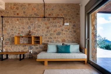 Zen Rocks Mani Retreat