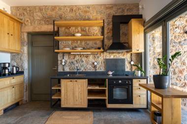 Zen Rocks Mani Retreat