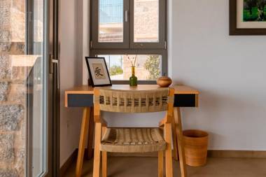 Zen Rocks Mani Retreat