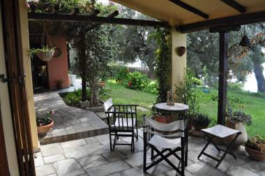 Mola Kalyva Traditional House