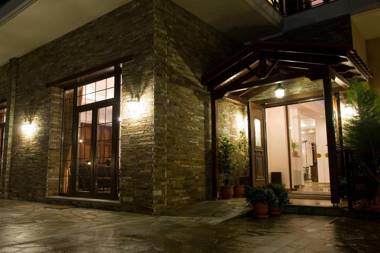 Dellas Boutique Hotel