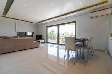 Amazing Holiday Apt with Ocean Views