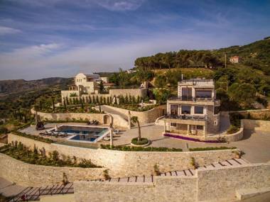 Villa Bella Mare Wine Dark Sea Villas