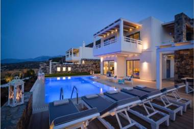 Villa Greece by Myseasight