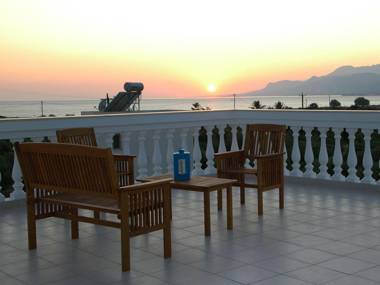 Beautiful spacious villa large plot 600m of sandy beach near Makry Gialos SE