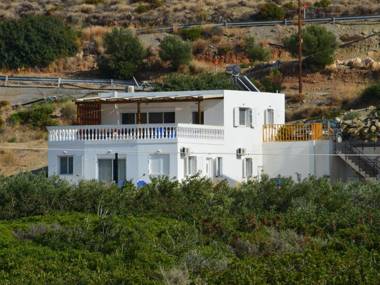 Beautiful spacious villa large plot 600m of sandy beach near Makry Gialos SE