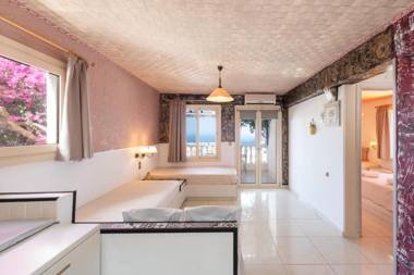 Entire Villa full View 3 bedrooms 3 bathrooms 3 kitchens