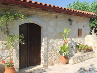 Quaint Holiday Home in Pasalites with Garden near Perama