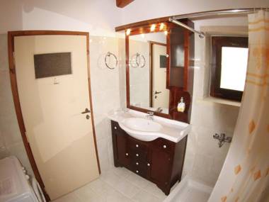 Quaint Holiday Home in Pasalites with Garden near Perama