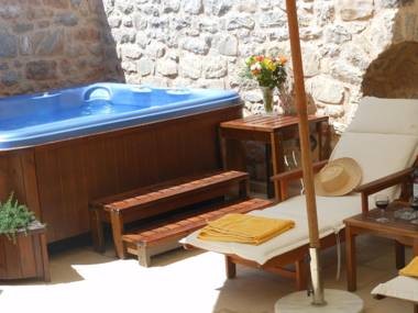 Angelica Traditional Boutique Hotel