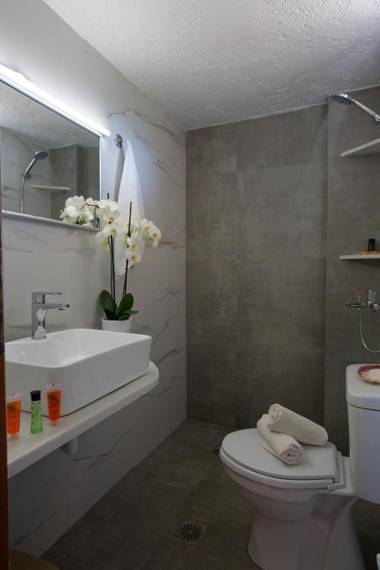 Elea Suites & Residences