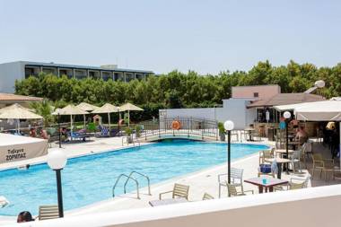 Sole Mare Seaside Apts. Ground floor apt-pool view