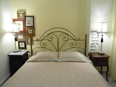 Antouanetta Apartments