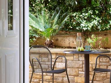 Avantis Suites Hotel