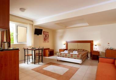 Avantis Suites Hotel