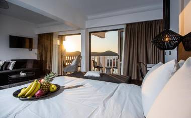 Kalypso Suites Hotel
