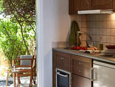 Plaka Sea Front Residence