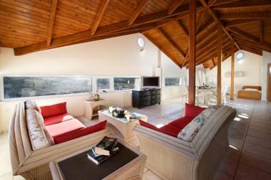 Boulevard Aetos Suites